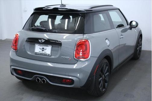 Moonwalk Grey Metallic 2018 MINI Hardtop Cooper S
