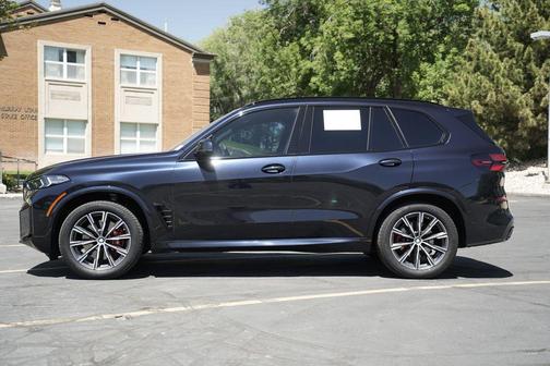 Carbon Black Metallic 2025 BMW X5 xDrive40i