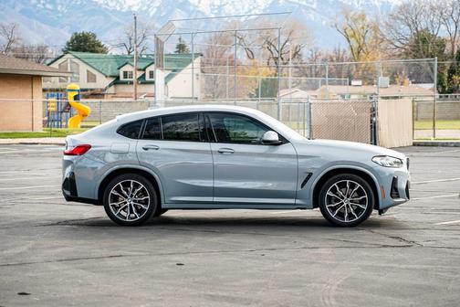 2022 BMW X4 xDrive30i