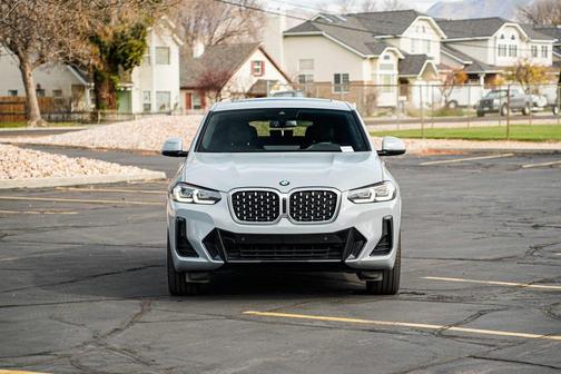 2022 BMW X4 xDrive30i
