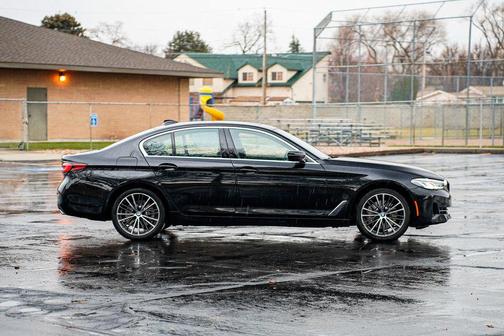 2022 BMW 530 i