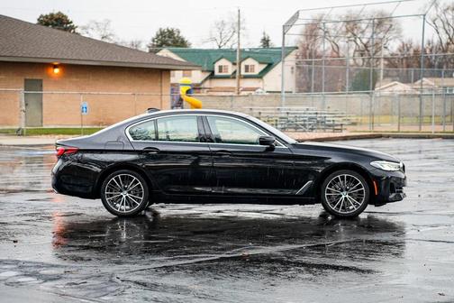 2022 BMW 530 i