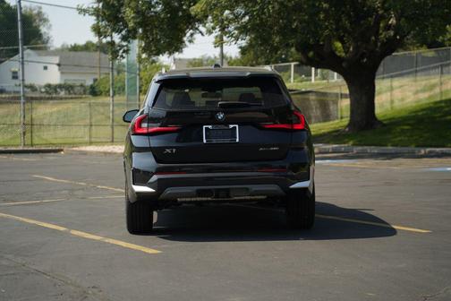 Black Sapphire Metallic 2026 BMW X1 xDrive28i