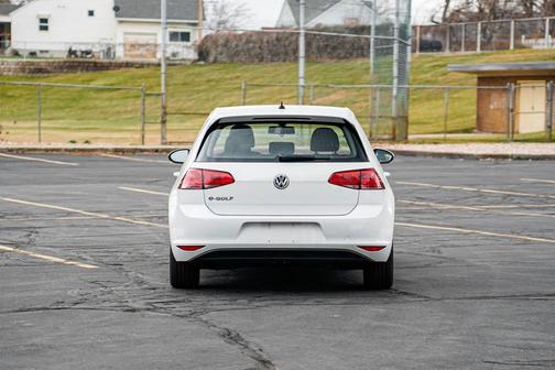 2016 Volkswagen e-Golf SE