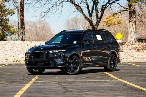 2024 BMW X7 M60i