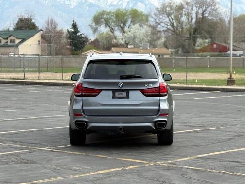 Space Gray Metallic 2015 BMW X5 xDrive50i