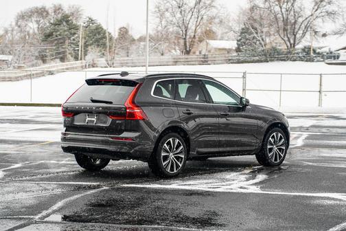 2022 Volvo XC60 B5 Momentum