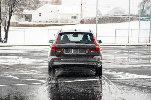 2022 Volvo XC60 B5 Momentum