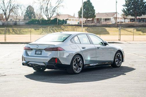 2025 BMW i5 xDrive40