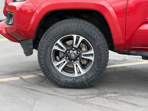 Barcelona Red Metallic 2019 Toyota Tacoma TRD Sport