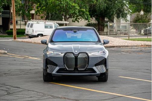 2025 BMW iX xDrive50