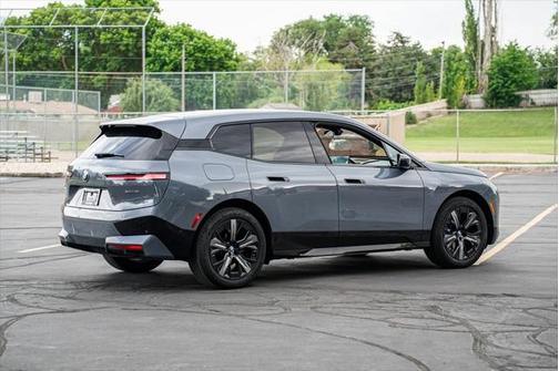 2025 BMW iX xDrive50
