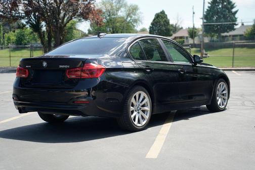 Jet Black 2016 BMW 320 i