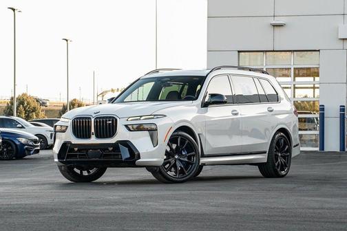 2025 BMW X7 M60i