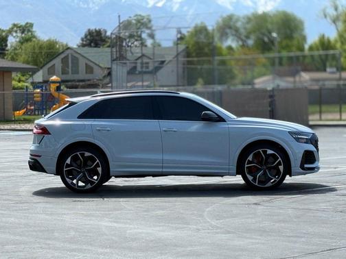 Glacier White Metallic 2021 Audi RS Q8 4.0T