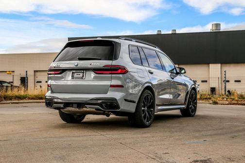 2026 BMW X7 M60i