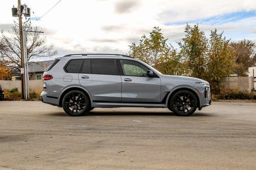 2026 BMW X7 M60i