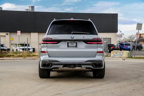 2026 BMW X7 M60i