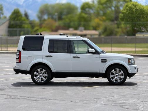 Fuji White 2014 Land Rover LR4 Base