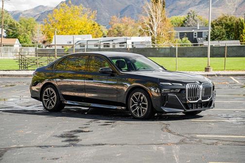 2023 BMW 740 i