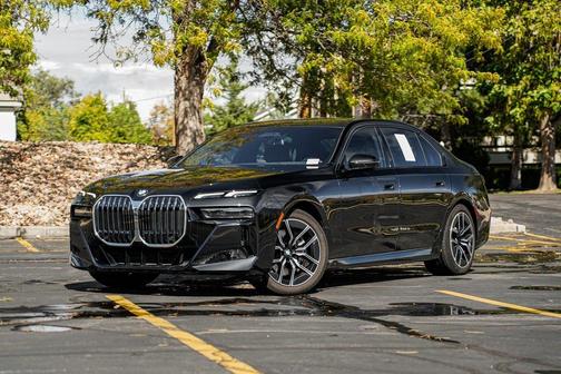 2023 BMW 740 i