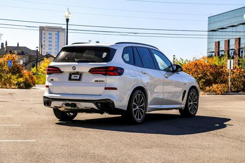 2026 BMW X5 M60i
