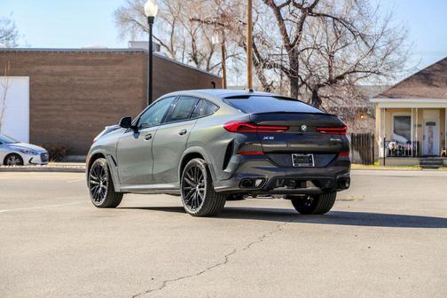 Dravit Grey Metallic 2026 BMW X6 xDrive40i