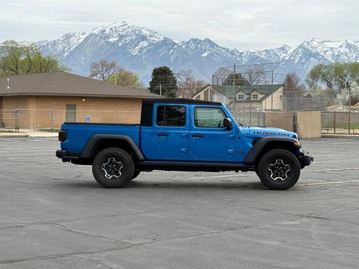 Hydro Blue Pearlcoat 2020 Jeep Gladiator Rubicon