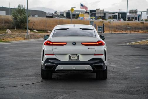 2022 BMW X6 M50i