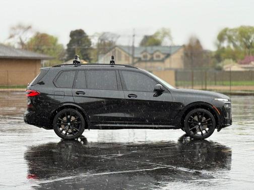 Black Sapphire Metallic 2024 BMW X7 M60i