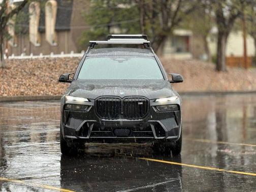 Black Sapphire Metallic 2024 BMW X7 M60i
