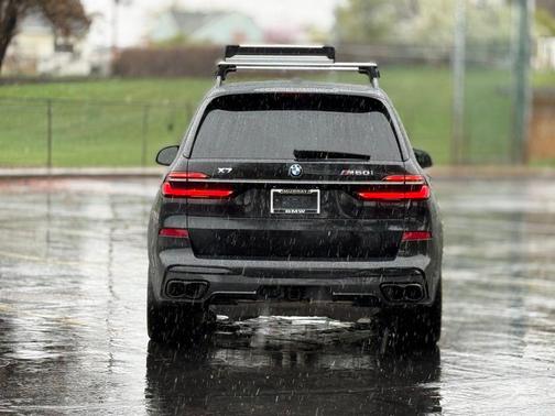 Black Sapphire Metallic 2024 BMW X7 M60i