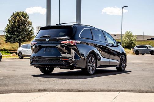 Midnight Black Metallic 2021 Toyota Sienna XSE 7 Passenger