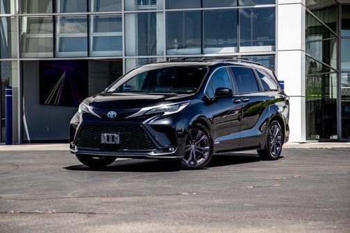 Midnight Black Metallic 2021 Toyota Sienna XSE 7 Passenger