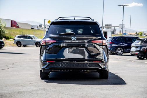 Midnight Black Metallic 2021 Toyota Sienna XSE 7 Passenger