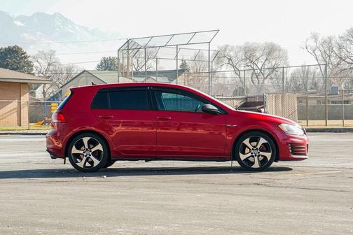 2015 Volkswagen Golf GTI 2.0T SE 4-Door