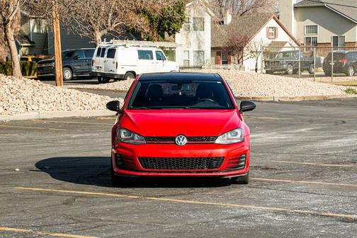 2015 Volkswagen Golf GTI 2.0T SE 4-Door