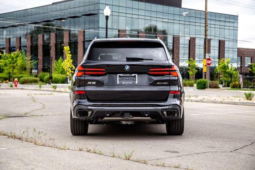 Black Sapphire Metallic 2026 BMW X5 xDrive40i
