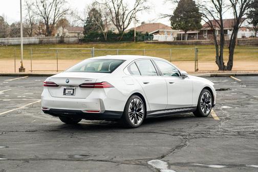 2025 BMW i5 xDrive40