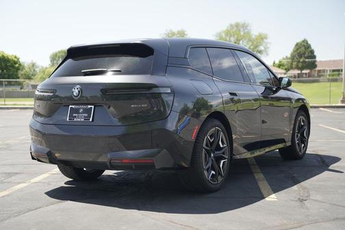 Dark Graphite Metallic 2024 BMW iX xDrive50
