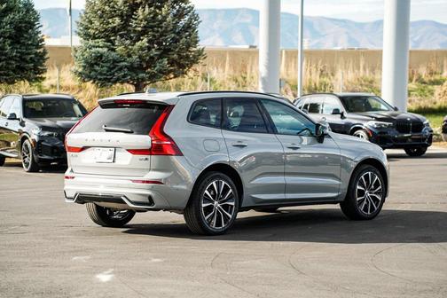 2024 Volvo XC60 B5 Plus Dark Theme