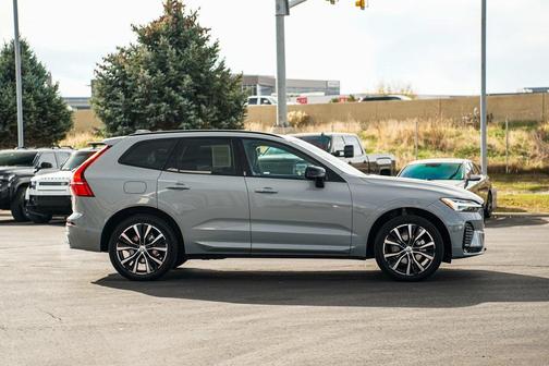 2024 Volvo XC60 B5 Plus Dark Theme