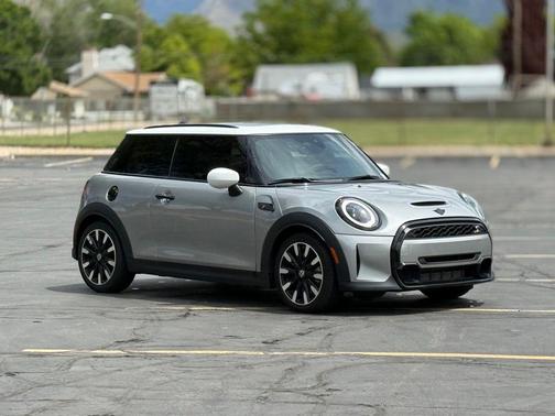 Pepper White 2023 MINI Hardtop Cooper S