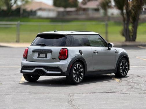 Pepper White 2023 MINI Hardtop Cooper S