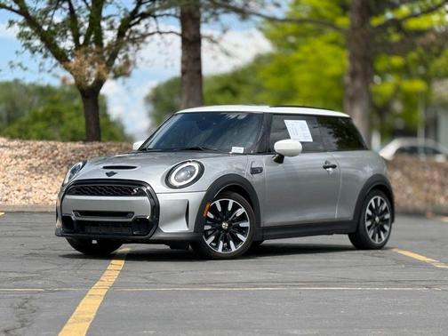 Pepper White 2023 MINI Hardtop Cooper S