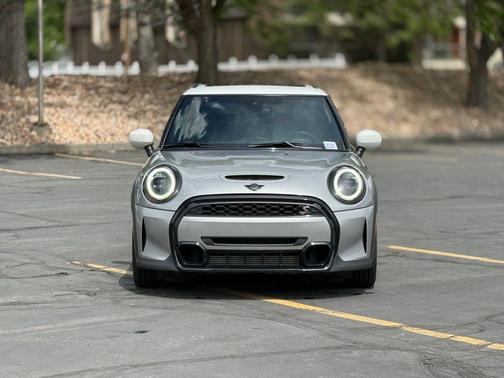 Pepper White 2023 MINI Hardtop Cooper S
