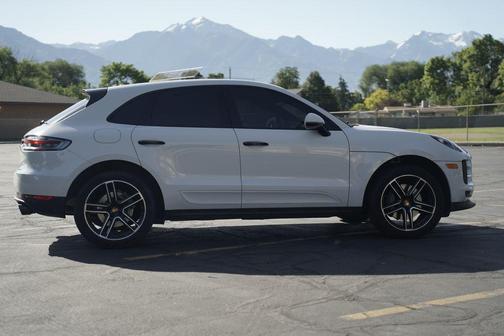 White 2020 Porsche Macan Macan