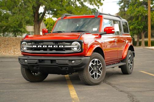 Hot Pepper Red Tinted Clearcoat 2023 Ford Bronco Outer Banks