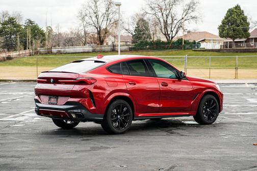 2023 BMW X6 xDrive40i
