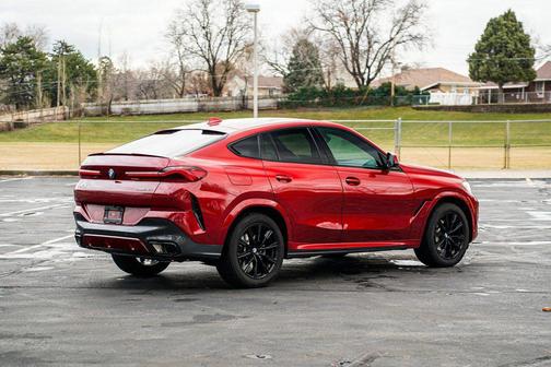 2023 BMW X6 xDrive40i